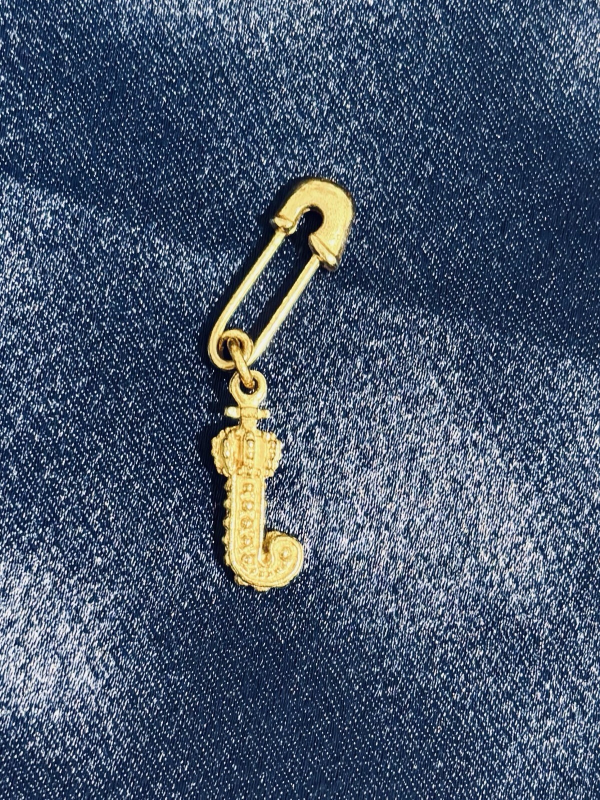 Vintage Juicy Couture Gold Tone Charm Pin Crowned Letter J Jewelry