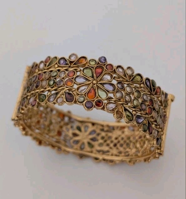 Gold Plated Cuff Bracelet 200 Semi Precious Stones Screw Closure Beautiful Piece