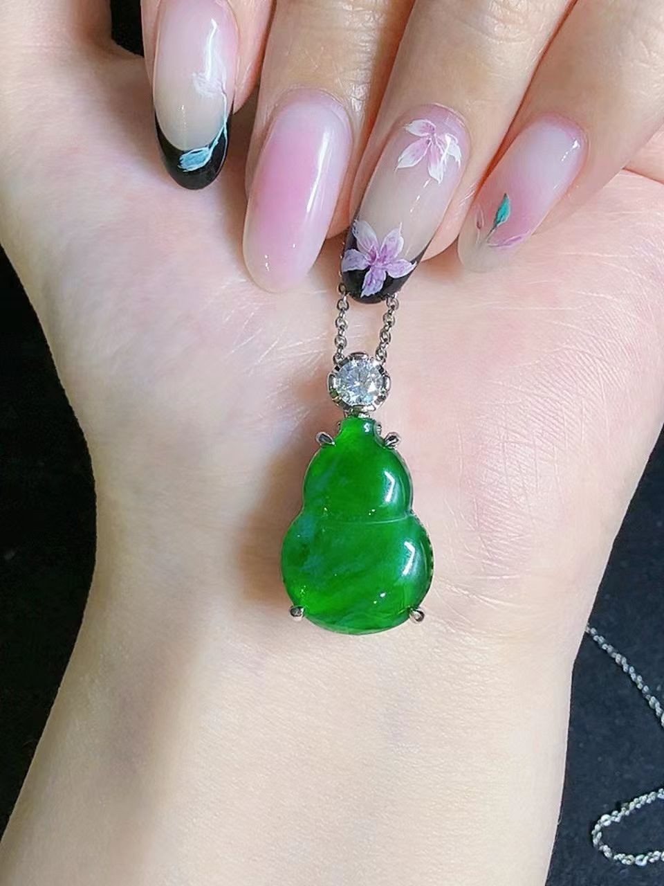 Top Natural green jadeite gourd pendant
