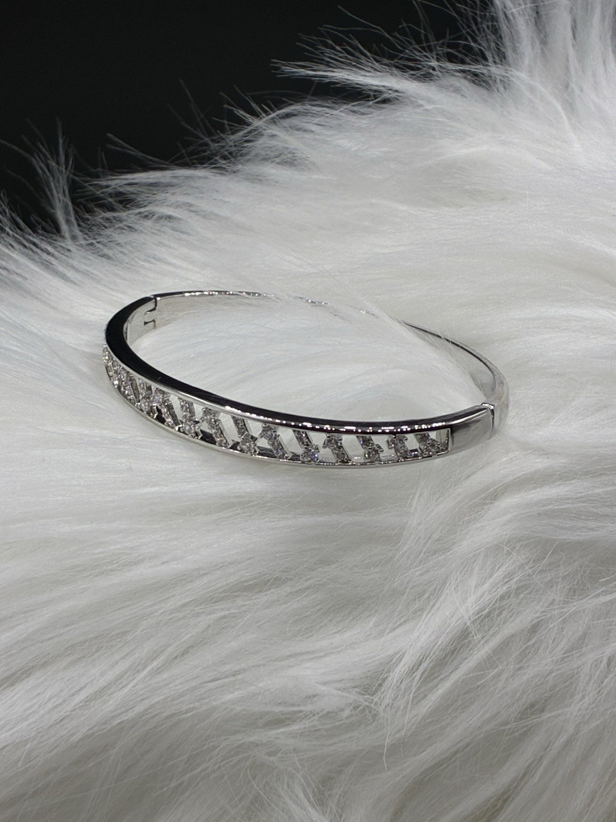 Luxurious Diamond-Silver Tone Alloy Fancy Bangle Bracelet