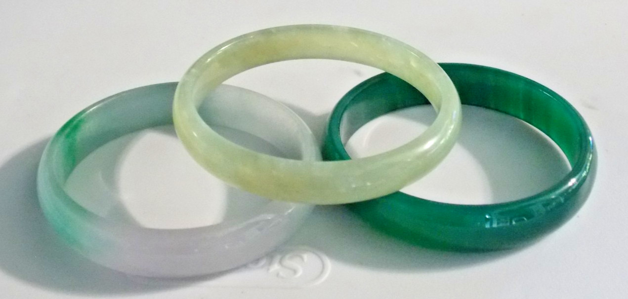 LOT OF 3 VARIOUS GREEN COLORS GLASS BANGLE BRACELETS STACKABLE