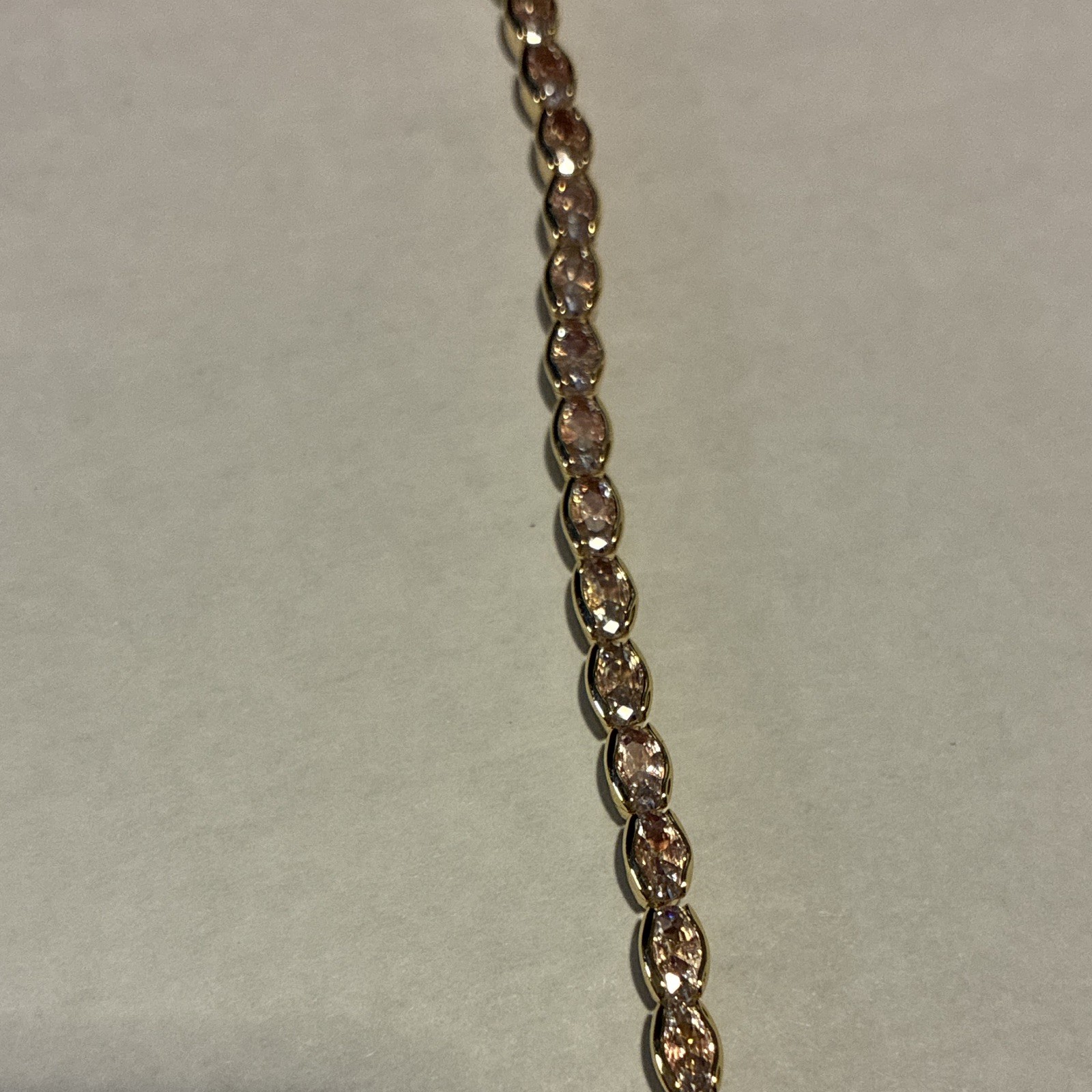Gold Tone Oval Link Chain Bracelet, Box Clasp Closure, Metal. Pink stone