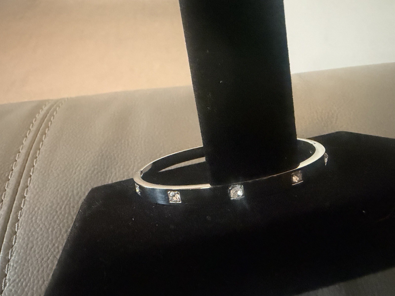 titanium steel round bracelet with stones