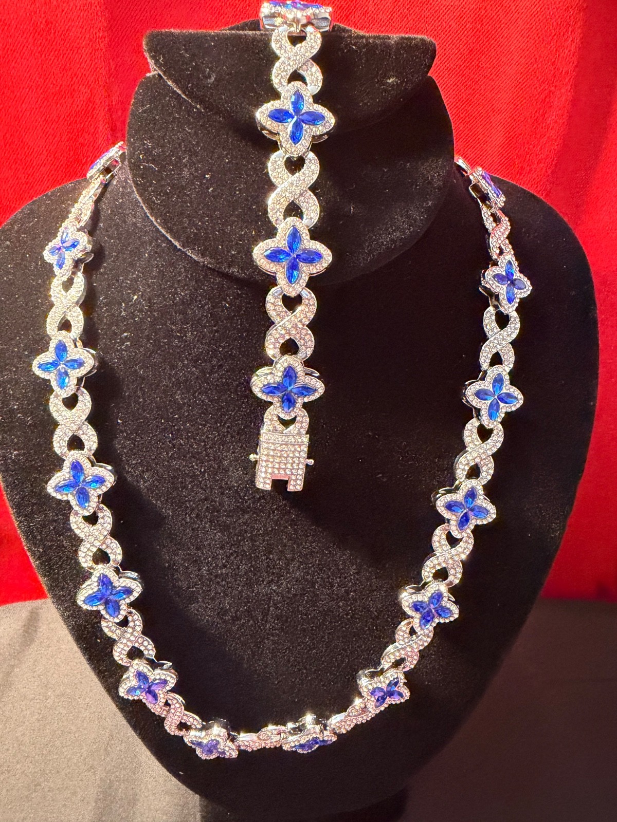Synthetic Gemstone clover chain and bracelet set Silver Plated